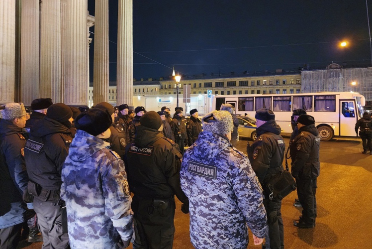 В Рождество сотрудники Росгвардии обеспечили правопорядок на территории Санкт-Петербурга и Ленинградской области
