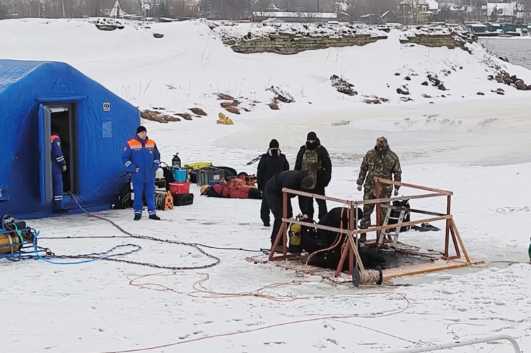 В Ленобласти водолазы спецподразделений ГУ Росгвардии приняли участие в межведомственной тренировке по аварийно-спасательным работам