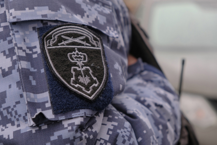В Центральном районе сотрудники Росгвардии задержали участников драки в коммунальной квартире