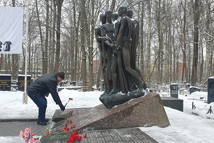 В Петербурге и Ленобласти представители вневедомственной охраны Росгвардии почтили память воинов-интернационалистов