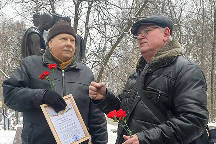 В Петербурге и Ленобласти представители вневедомственной охраны Росгвардии почтили память воинов-интернационалистов