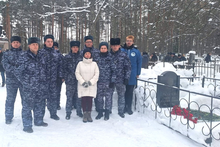 В Петербурге и Ленобласти представители вневедомственной охраны Росгвардии почтили память воинов-интернационалистов