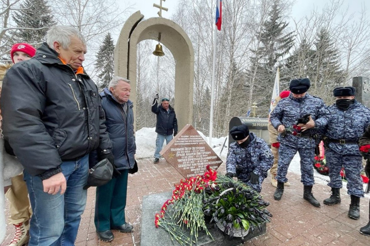 В Петербурге и Ленобласти представители вневедомственной охраны Росгвардии почтили память воинов-интернационалистов