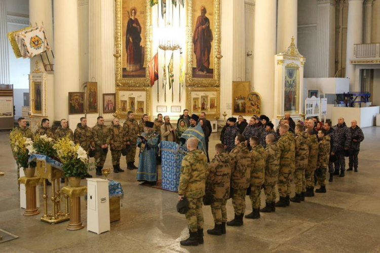 Сотрудники вневедомственной охраны Адмиралтейского района приняли участие в молебне
