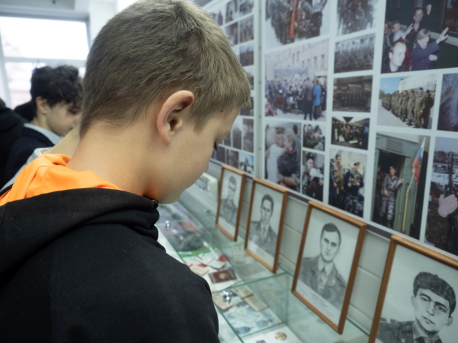 Петербургские школьники побывали в гостях у ОМОН "Бастион" Росгвардии