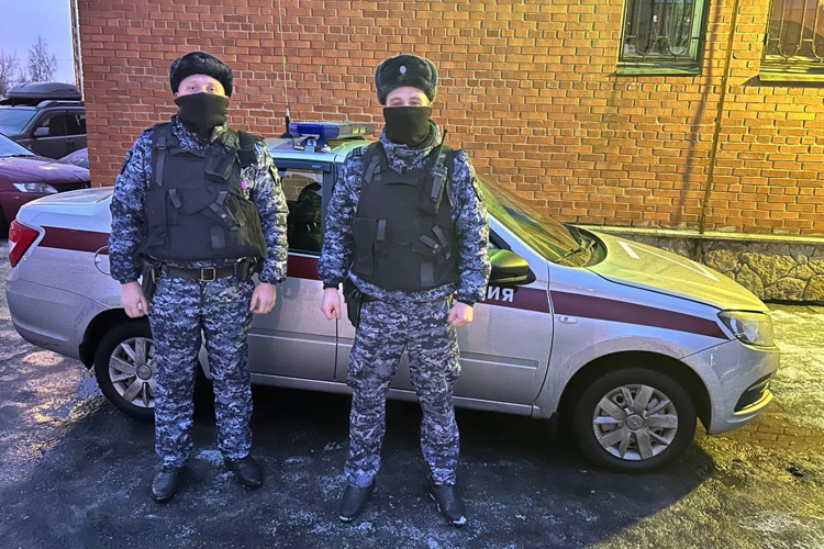 В Красногвардейском районе сотрудники Росгвардии задержали двух нетрезвых граждан, повредивших имущество автозаправочной станции