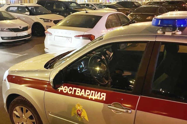 В Московском районе наряд вневедомственной охраны обнаружил разыскиваемую иномарку