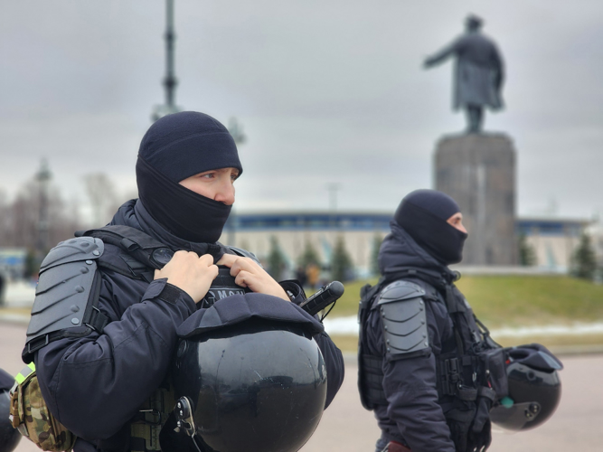 В Санкт-Петербурге сотрудники ГУ Росгвардии обеспечили правопорядок при проведении футбольного матча "Зенит" - "Спартак"