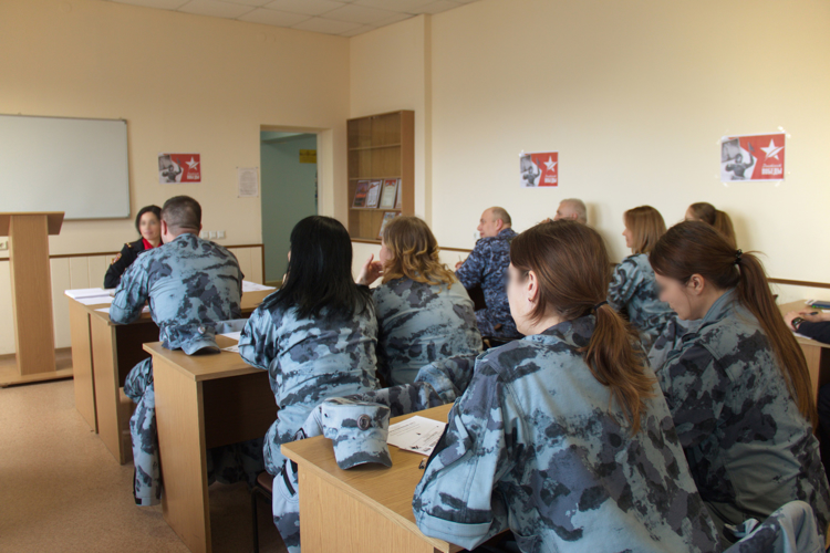 Сотрудники и военнослужащие ГУ Росгвардии приняли участие в акции «Диктант Победы»