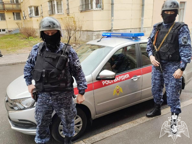 В Петроградском районе наряд вневедомственной охраны обнаружил разыскиваемого школьника, ушедшего из дома