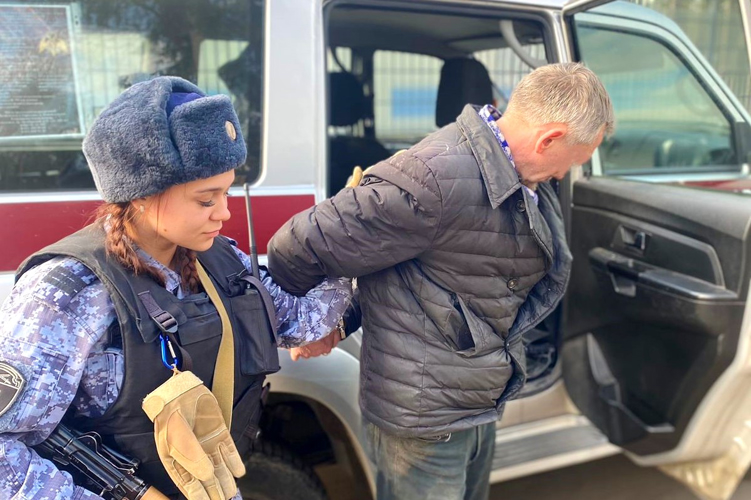 Во Всеволожске наряд вневедомственной охраны задержал гражданина, 4 дня совершавшего кражи из одного и того же магазина
