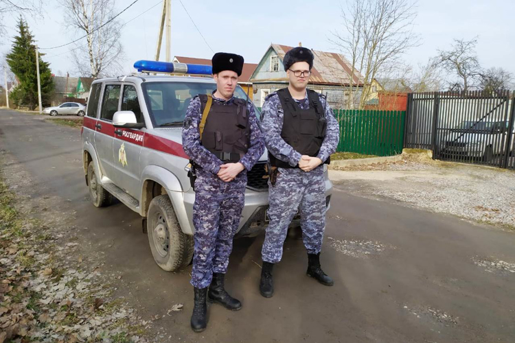 В Отрадном сотрудники Росгвардии и полиции помогли вернуться домой 82-летнему пенсионеру