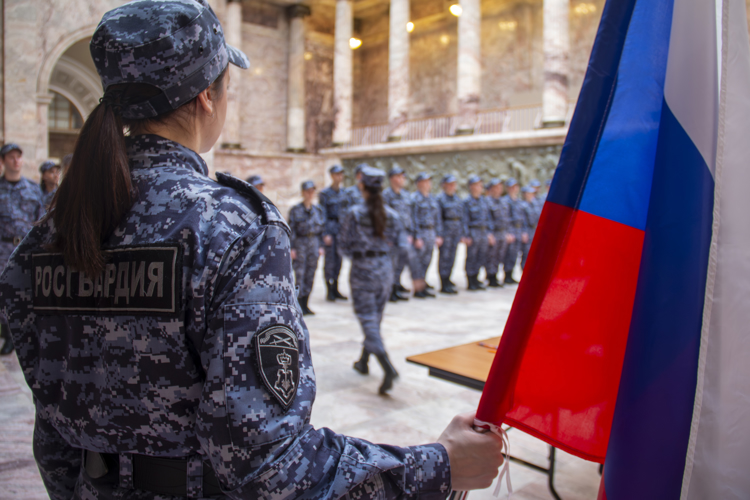 Сотрудники вневедомственной охраны торжественно приняли присягу в Российском этнографическом музее