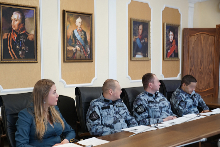 В Санкт-Петербурге росгвардейцы разных поколений прошли тестирование «Диктанта Победы»
