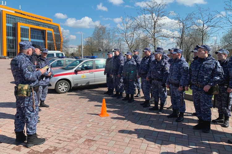 Сотрудники Росгвардии приняли участие в охране правопорядка на футбольном матче «Динамо - СПб» - «Звезда - СПб»