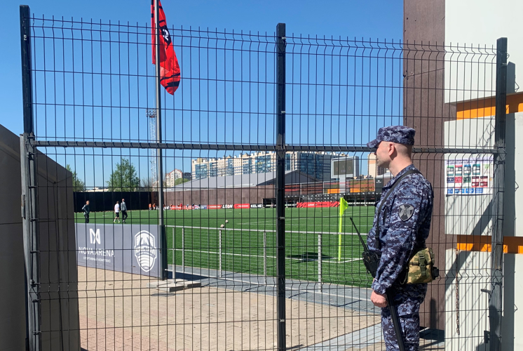 В Санкт-Петербурге сотрудники Росгвардии приняли участие в охране общественного порядка на футбольном матче «Звезда» - «Знамя труда»