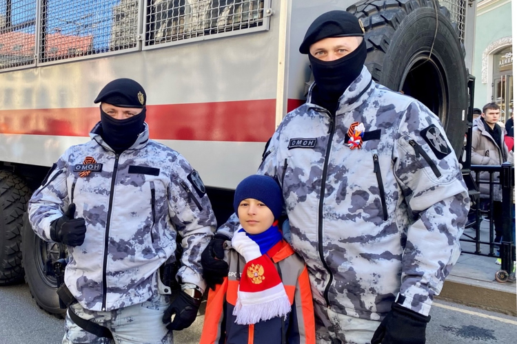Сотрудники и военнослужащие Росгвардии обеспечили правопорядок на праздничных мероприятиях в День Победы