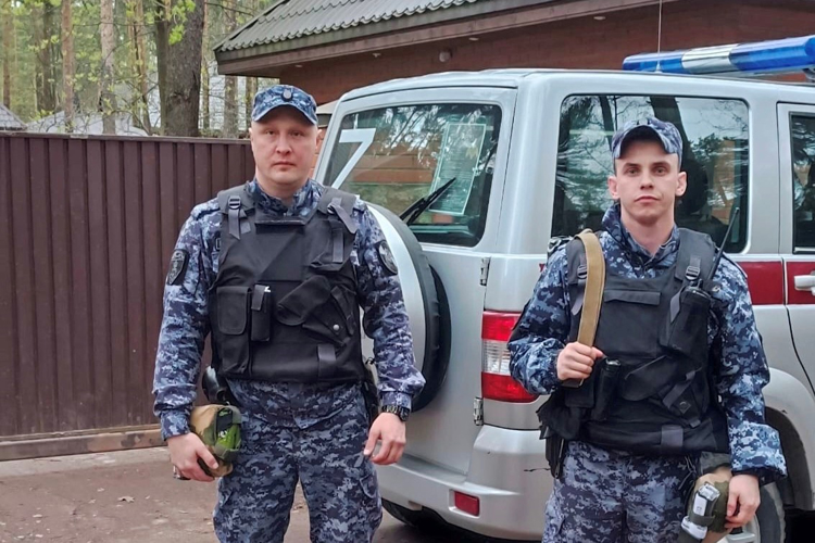 Во Всеволожском районе сотрудники Росгвардии предотвратили пожар в частном доме
