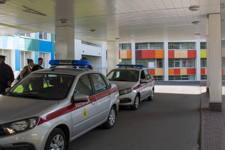 В Санкт-Петербурге сотрудники Росгвардии приняли участие в ведомственной акции «Дорогою добра»