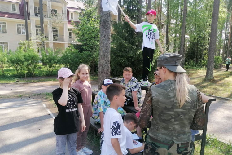 В рамках акции «Дорогою добра» сотрудники Росгвардии провели мероприятия с детьми, приуроченные ко Дню защиты детей
