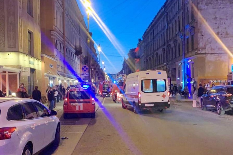 В Центральном районе сотрудники Росгвардии оказали содействие в эвакуации жильцов дома на улице Рубинштейна, в котором произошел пожар