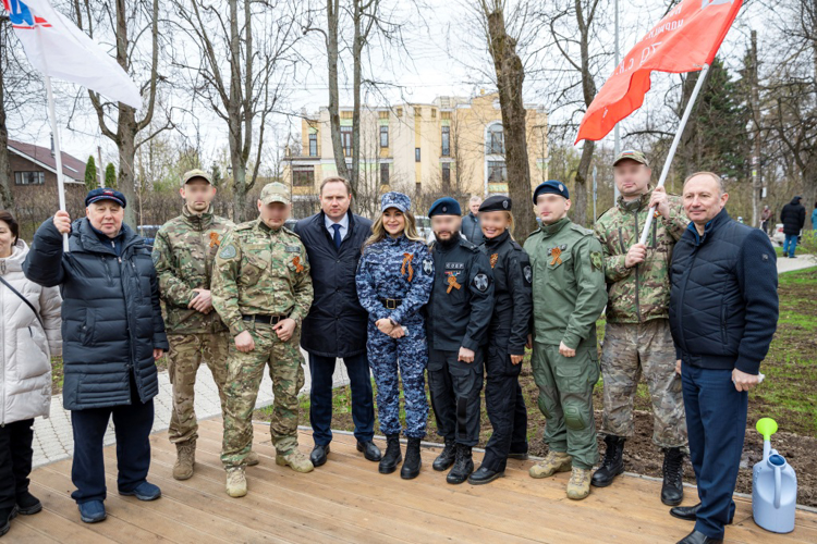 В Санкт-Петербурге сотрудники Росгвардии приняли участие в торжественной церемонии завершения фестиваля «Эстафета вечной памяти»