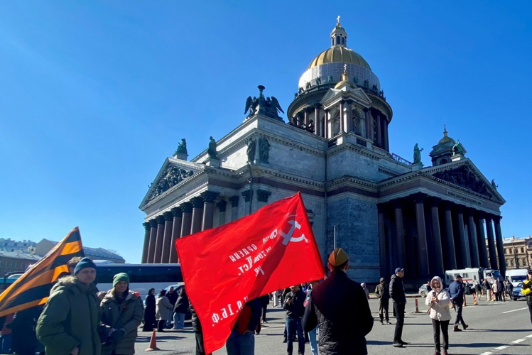 Сотрудники и военнослужащие Росгвардии обеспечили правопорядок на праздничных мероприятиях в День Победы