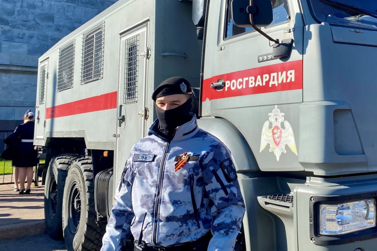 Сотрудники и военнослужащие Росгвардии обеспечили правопорядок на праздничных мероприятиях в День Победы
