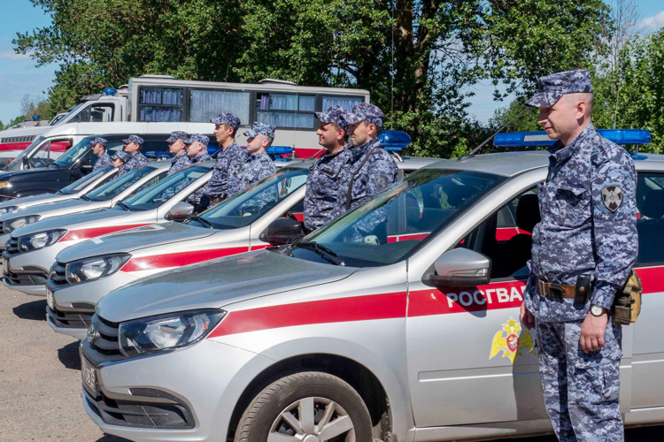 В Санкт-Петербурге личный состав Росгвардии принял участие в обеспечении правопорядка при проведении XII Международного военно-морского салона