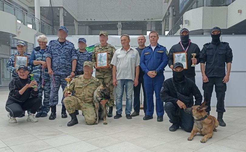 В Санкт-Петербурге сотрудники и военнослужащие Росгвардии заняли призовые места в соревнованиях специалистов-кинологов