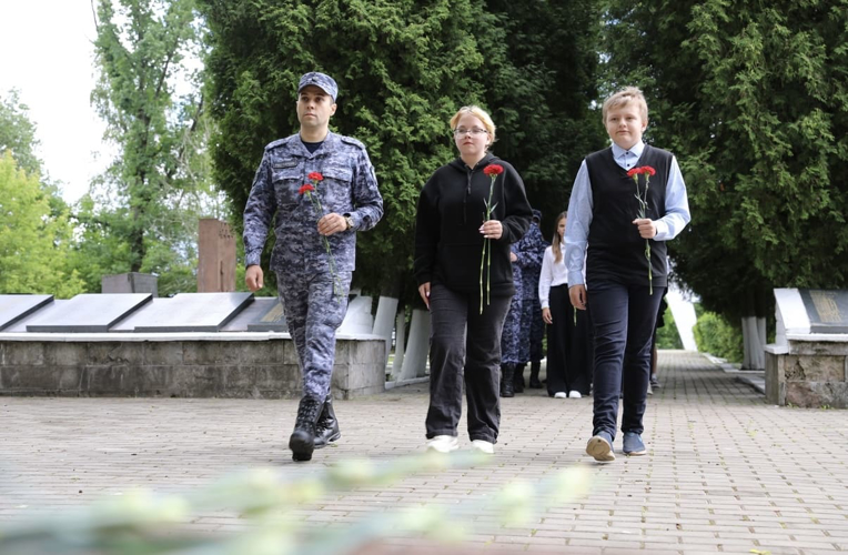 В Ленинградской области сотрудники Росгварии приняли участие в проведении патриотической акции «Тот самый день», приуроченной ко Дню памяти и скорби