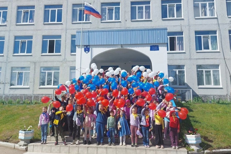 В Приозерске сотрудники Росгвардии провели мероприятия, посвященные Дню России