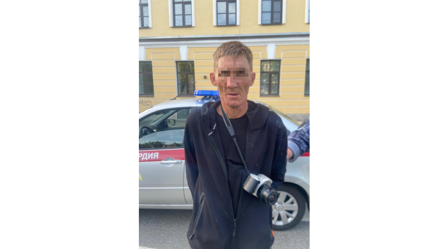 В Центральном районе наряд Росгвардии задержал правонарушителя, похитившего фотоаппарат и смартфон у участников уличного конфликта