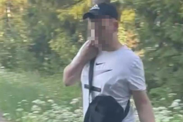 В Ленобласти росгвардейцы задержали правонарушителя, который сделал закладку с запрещенным веществом у здания школы