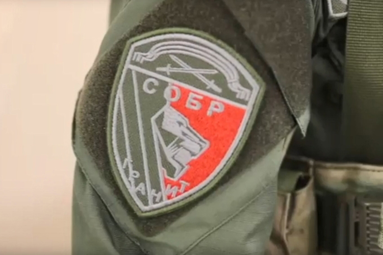 В Санкт-Петербурге сотрудники СОБР Росгвардии оказали содействие полиции в пресечении деятельности группы мошенников