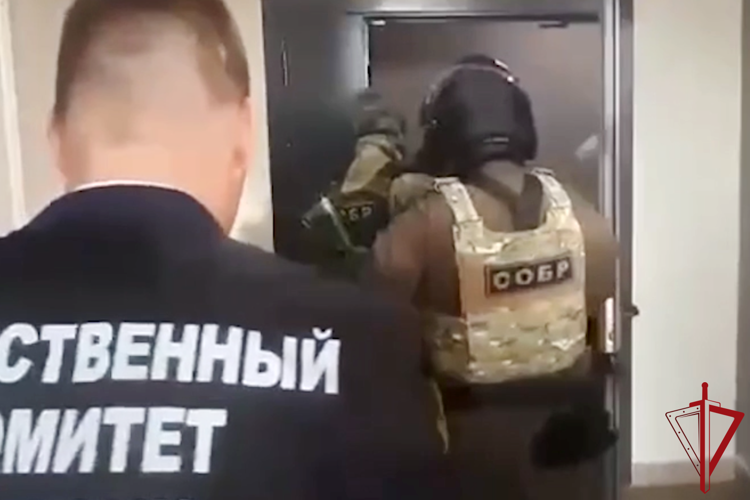 В Петербурге сотрудники СОБР Росгвардии обеспечили проведение следственных мероприятий по уголовному делу о незаконной продаже черной икры