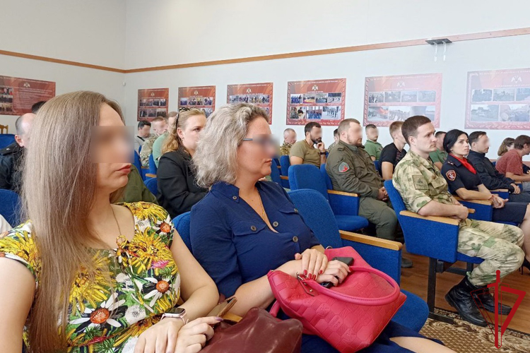 В Санкт-Петербурге сотрудники и военнослужащие Росгвардии присоединились к акции «Мы вместе»