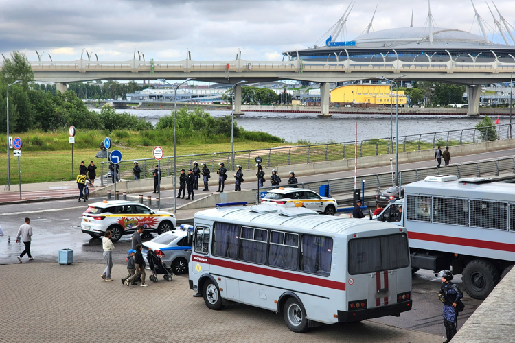 В Санкт-Петербурге подразделения Росгвардии обеспечили правопорядок во время футбольного матча «Зенит» – «Тальерес»
