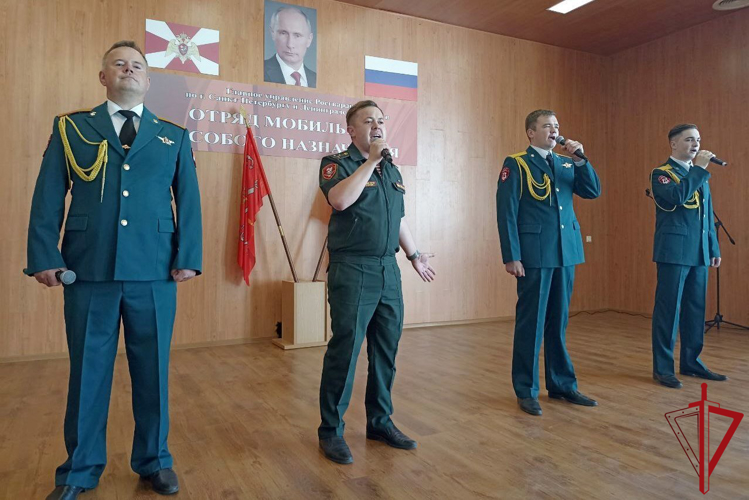 В Санкт-Петербурге сотрудники и военнослужащие Росгвардии присоединились к акции «Мы вместе»