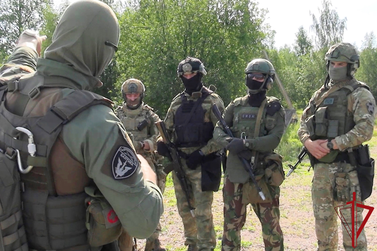 В Ленобласти сотрудники транспортного ОМОН «Балтика» Росгвардии приняли участие в учениях РЖД