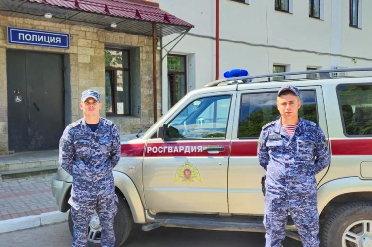 В Кингисеппе наряд Росгвардии нашел и передал сотрудникам полиции 6-летнего ребёнка, сбежавшего из медучреждения