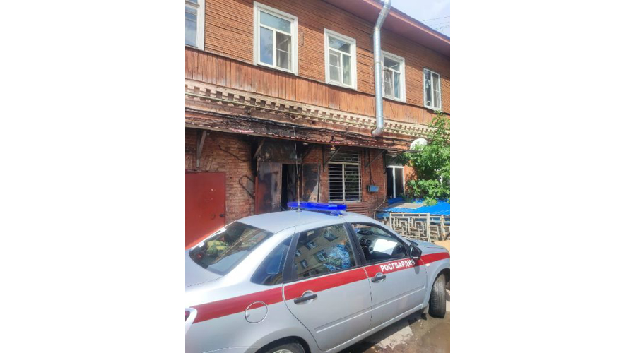 В Гатчине сотрудники Росгвардии обнаружили возгорание в кафе и эвакуировали жильцов из расположенных над ним квартир