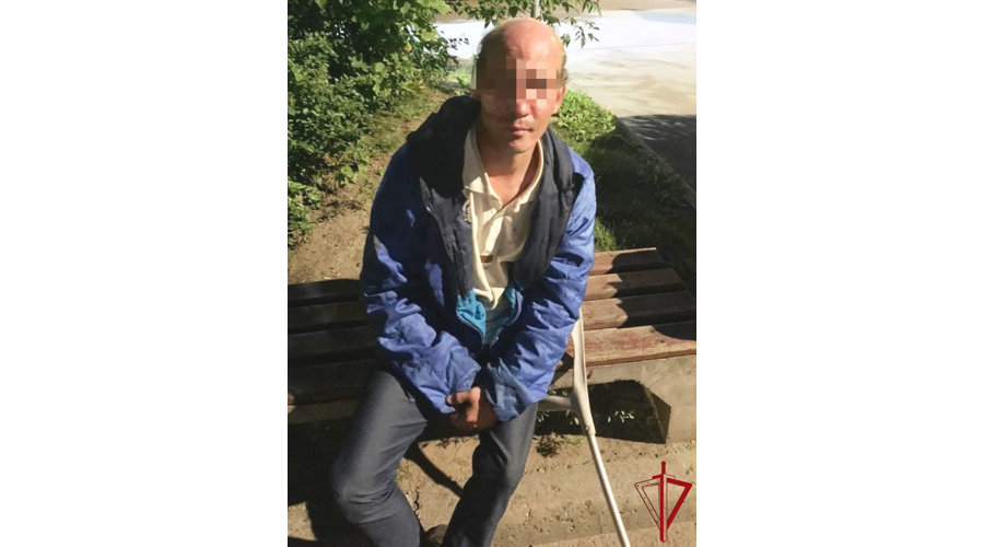 В Колпинском районе наряд Росгвардии задержал гражданина, подозреваемого в повреждении имущества Дворца культуры