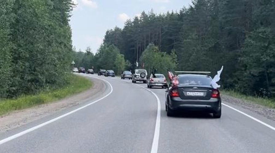 Ветераны транспортного ОМОН "Балтика" Росгвардии приняли участие в автомотопробеге по Ленинградской области