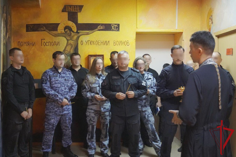 В ОМОН «Бастион» Росгвардии священнослужитель провел беседу с личным составом