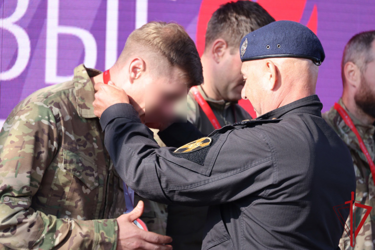 В Санкт-Петербурге прошла торжественная церемония награждения победителей VIII Всероссийских соревнований по практической стрельбе «Вечно живые»