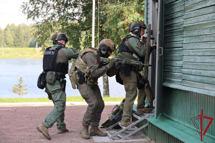 В Ленинградской области подразделения Росгвардии провели тактико-специальные занятия на объекте транспортной инфраструктуры