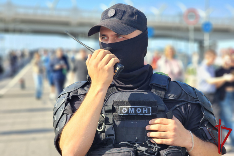 В Санкт-Петербурге подразделения Росгвардии обеспечили правопорядок во время футбольного матча «Зенит» – «Спартак»