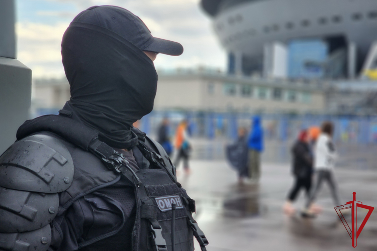 В Санкт-Петербурге подразделения Росгвардии обеспечили правопорядок во время футбольного матча "Зенит" – "Динамо"