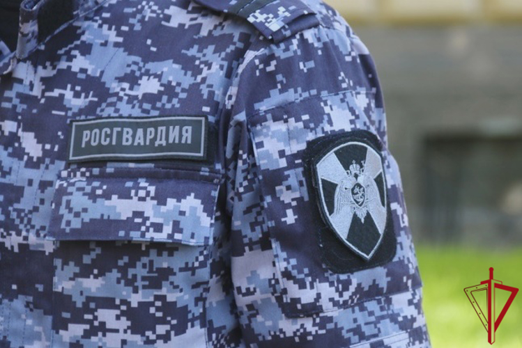 В Центральном районе сотрудники Росгвардии задержали разыскиваемого правонарушителя, скрывавшегося в течение 10 лет